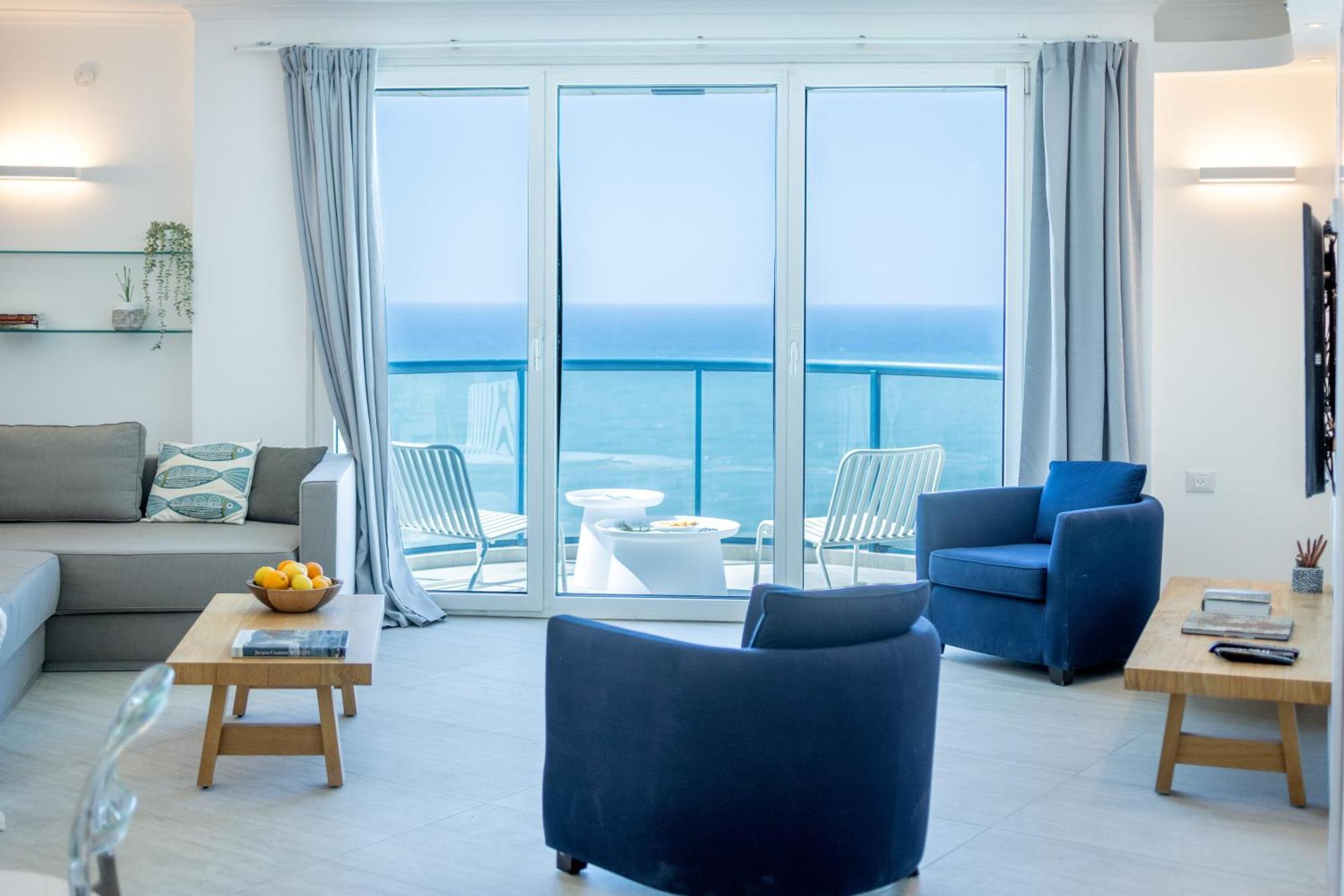 Superb Beachfront Apartments With Shelter By Sea N' Rent Тель-Авів Екстер'єр фото