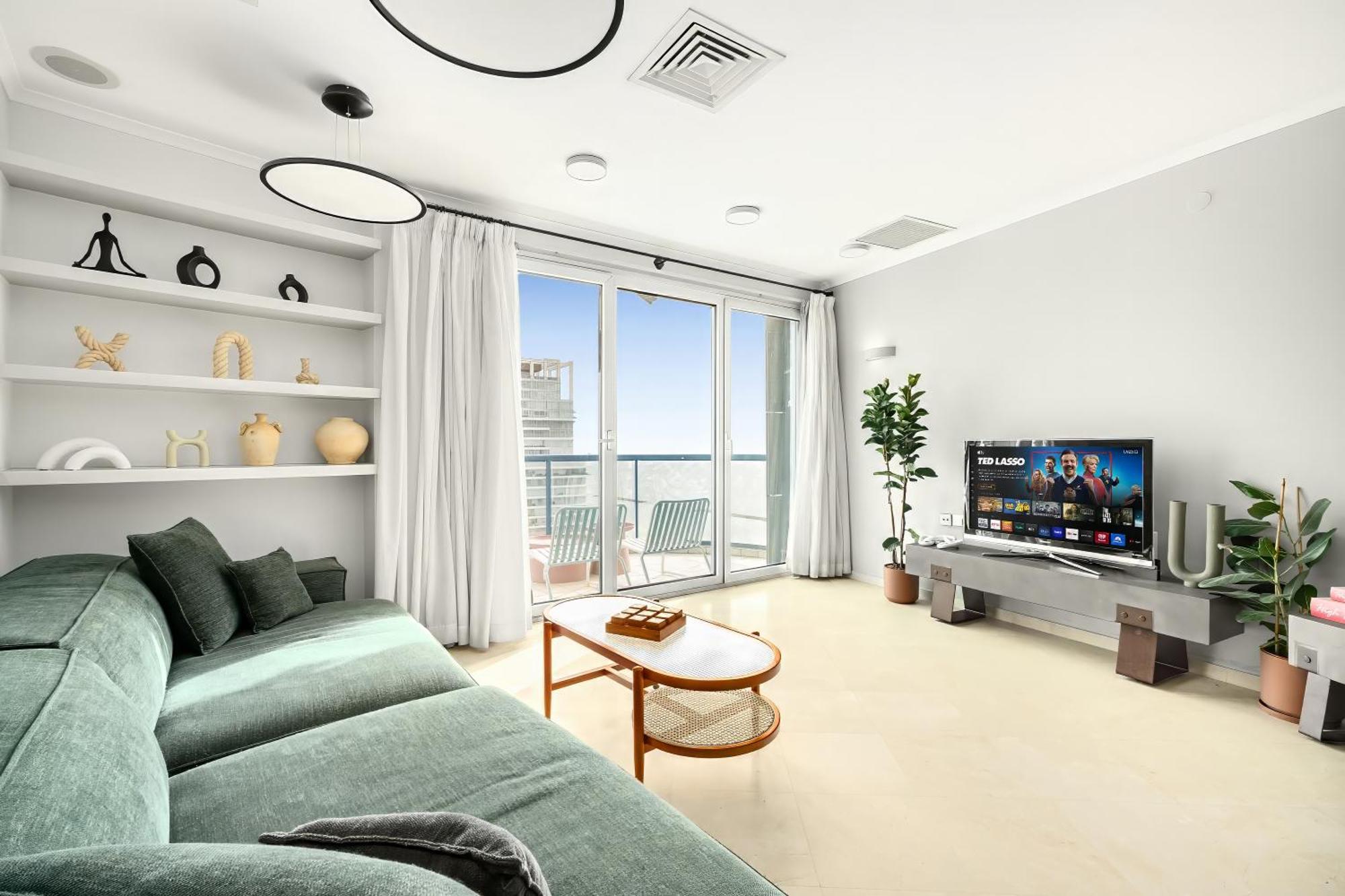 Superb Beachfront Apartments With Shelter By Sea N' Rent Тель-Авів Екстер'єр фото